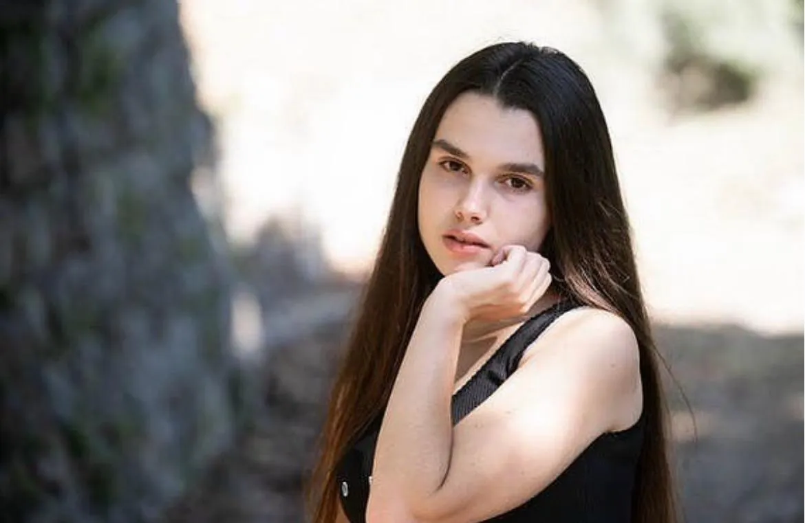 «Se a tuo figlio viene il cancro è colpa tua»: il video shock di Maria Sofia Federico sull’antinatalismo diventa virale