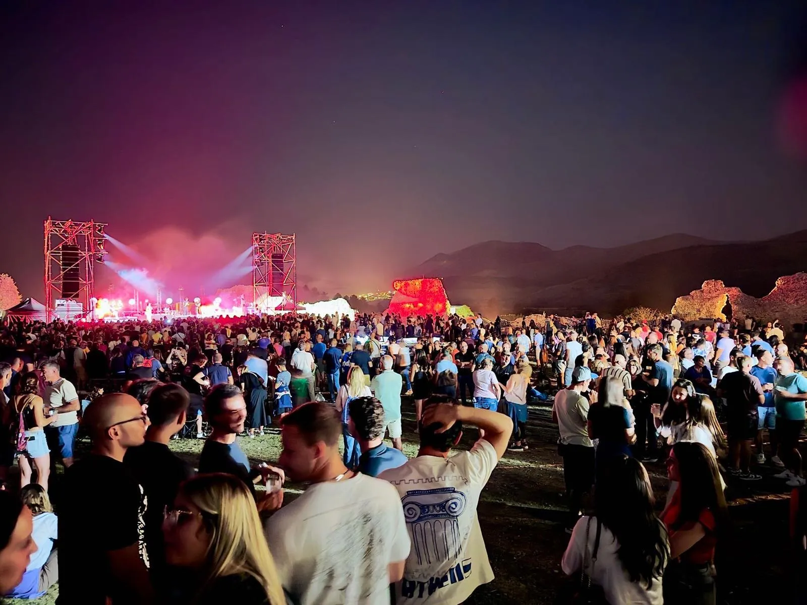 Festival dei Popoli Europei, oltre 5mila presenze a Peltuinum tra musica, cultura e valorizzazione del territorio
