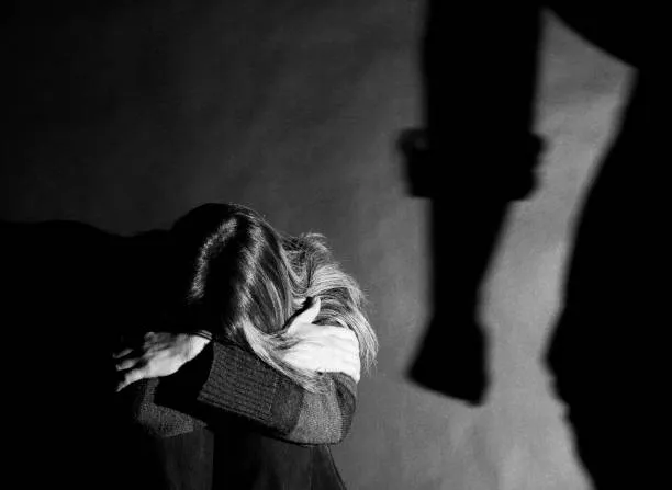 Calitri, colpisce l'ex a martellate: arrestato dopo la fuga