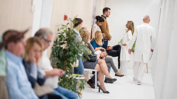 Liste d’attesa, l’UAP rilancia: «A misurare il sistema siano gli esiti sui pazienti»