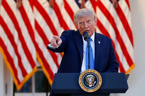 Usa, Trump: «Se i repubblicani vincono, 5mila dollari». Appello al voto per le midterm