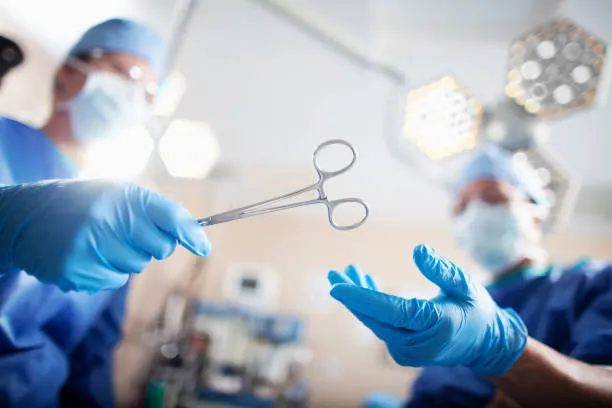 Ricostruire il corpo, ritrovare l'equilibrio: la sfida contro le mutilazioni genitali femminili
