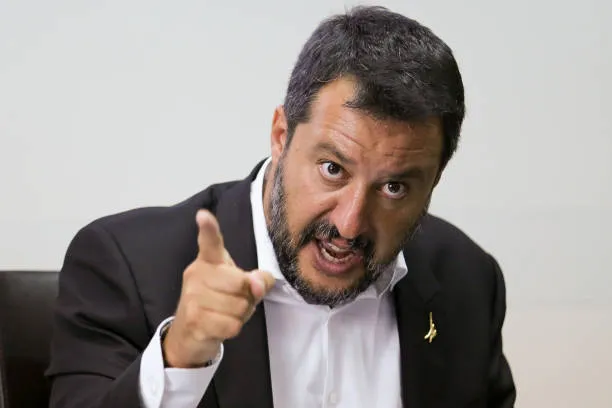 Caso dei referti per gli stranieri, Salvini evoca la radiazione dall’Ordine