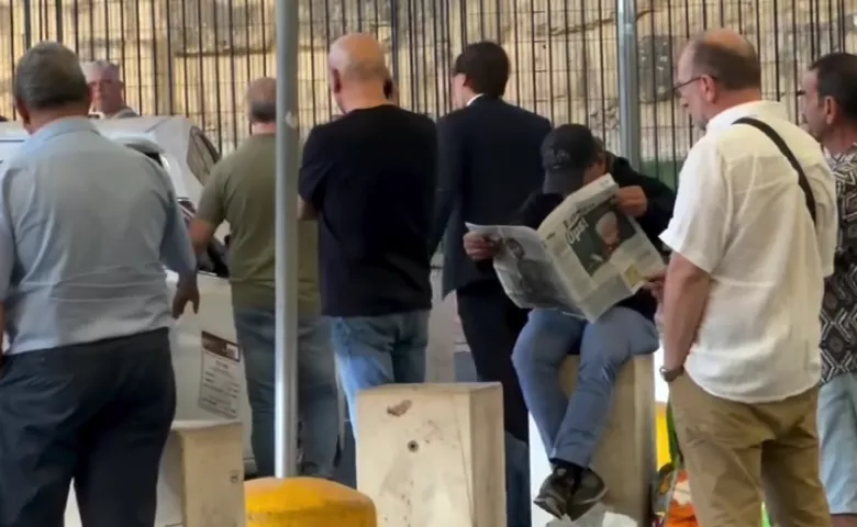 Onorato contro i tassisti a Termini: "Mi sono rotto i cog...ni". Santori (Lega): "Messaggio al Pd?"