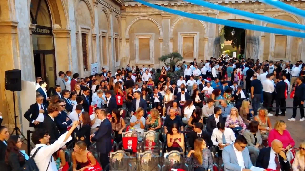 “60 under 30”, sessanta giovani sul palco con i protagonisti della politica italiana