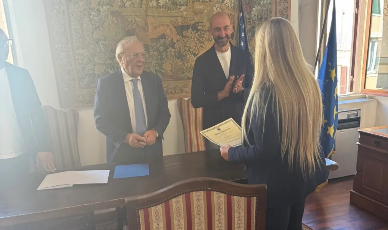 Luana Stortoni premiata per il suo percorso tra scienza e discipline olistiche
