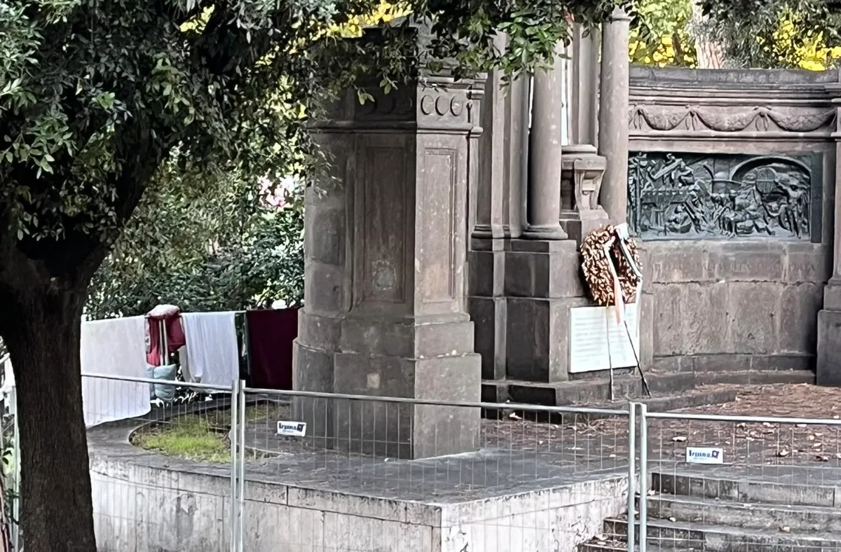Erbaggi e Cangini (FdI): “Ripristinare subito il decoro a piazza Maresciallo Giardino”