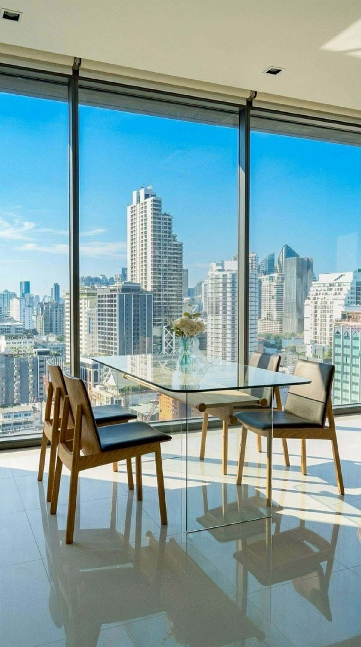 Q1 Sukhumvit Condo