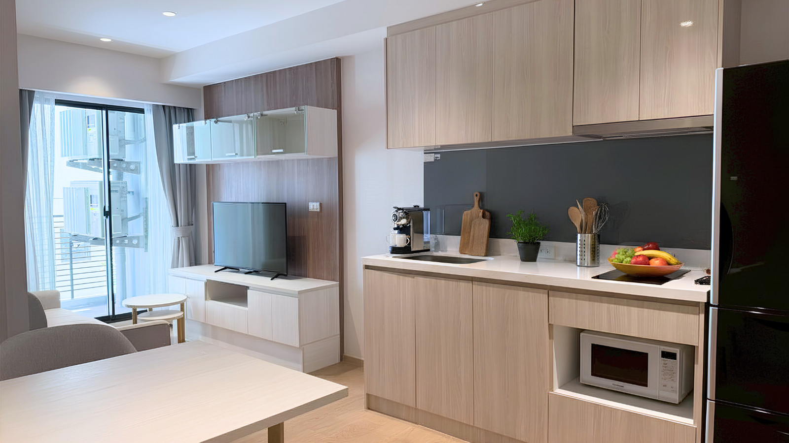 Runesu Thonglor 5