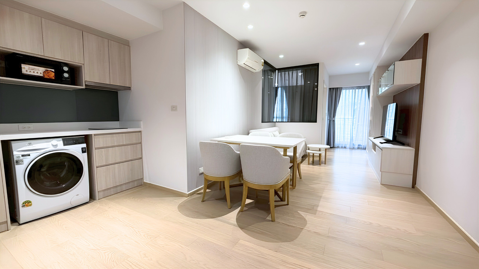 Runesu Thonglor 5