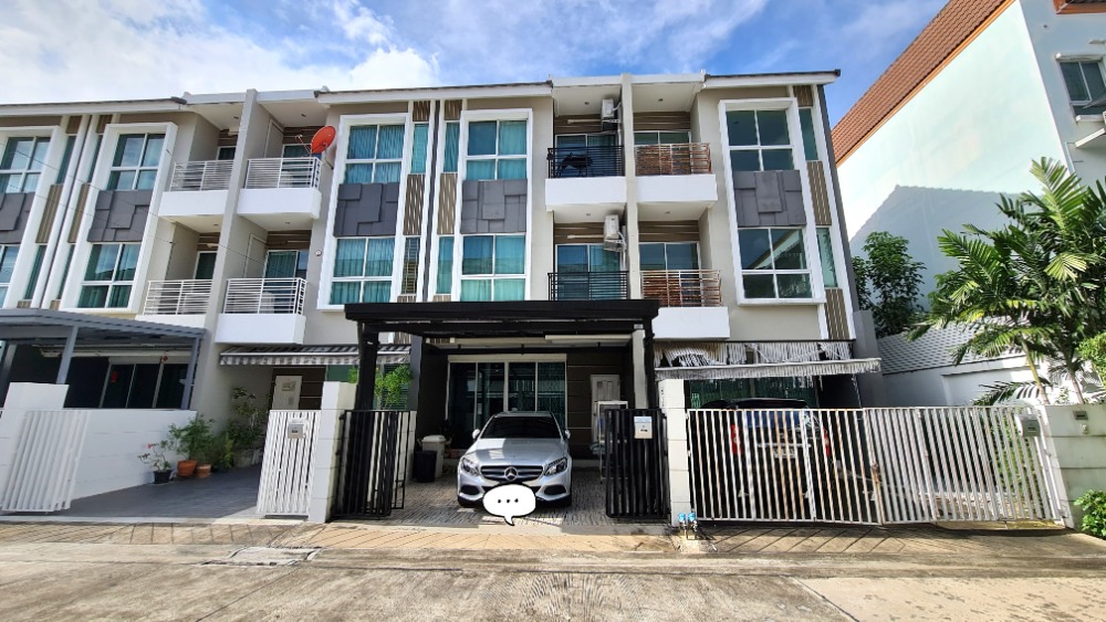 The Estate Srinakarin 2