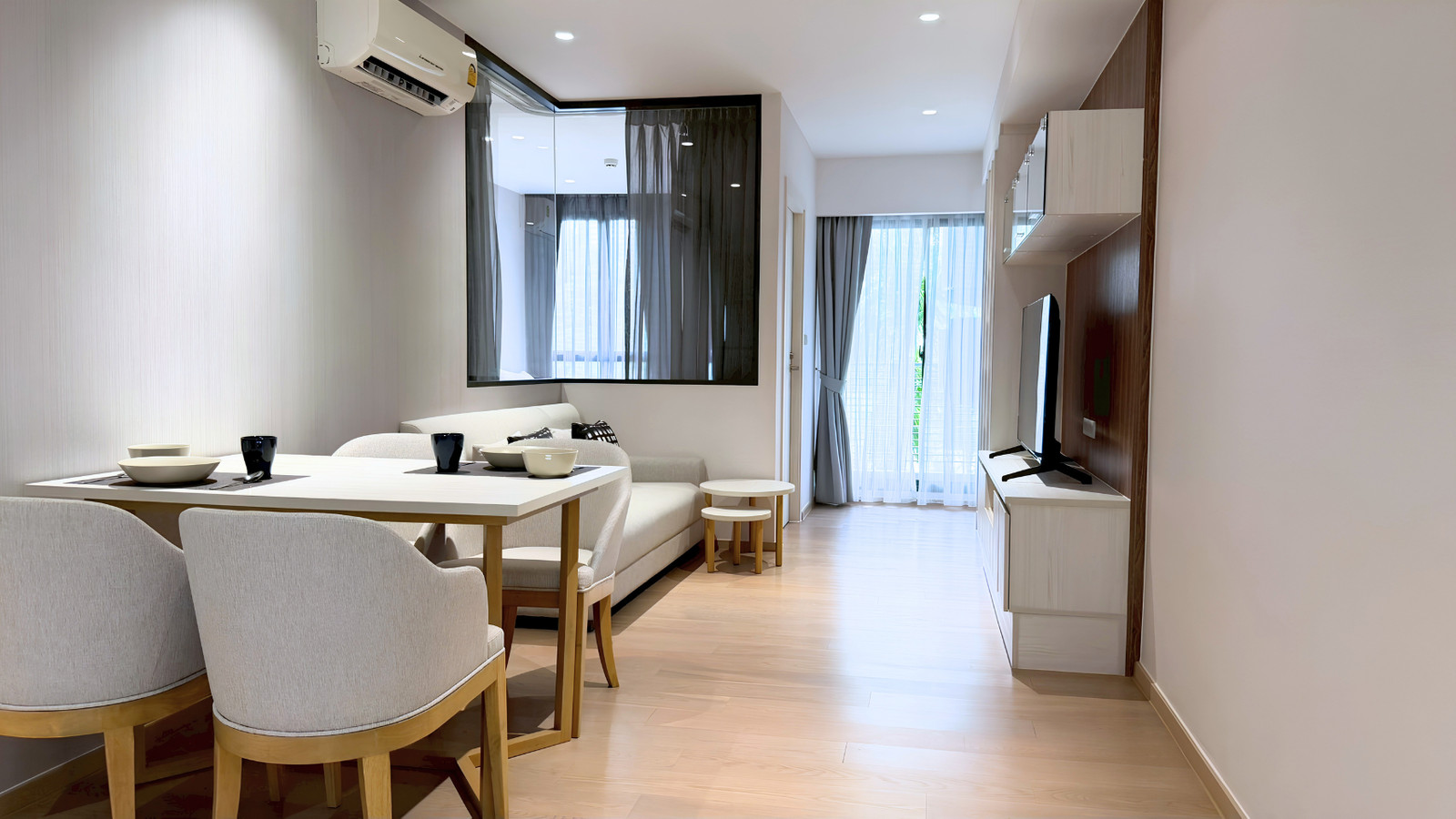 Runesu Thonglor 5