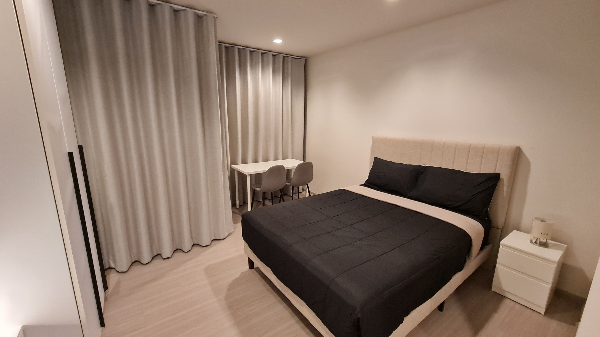 Life Asoke Rama 9