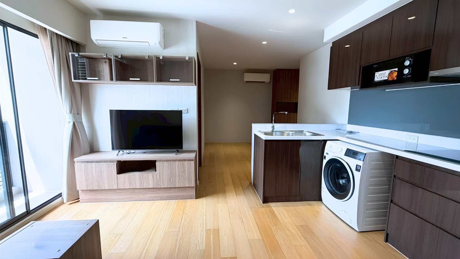 Runesu Thonglor 5