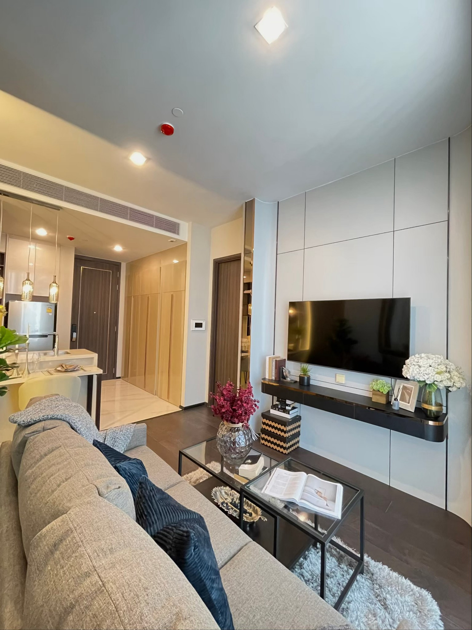 Laviq Sukhumvit 57