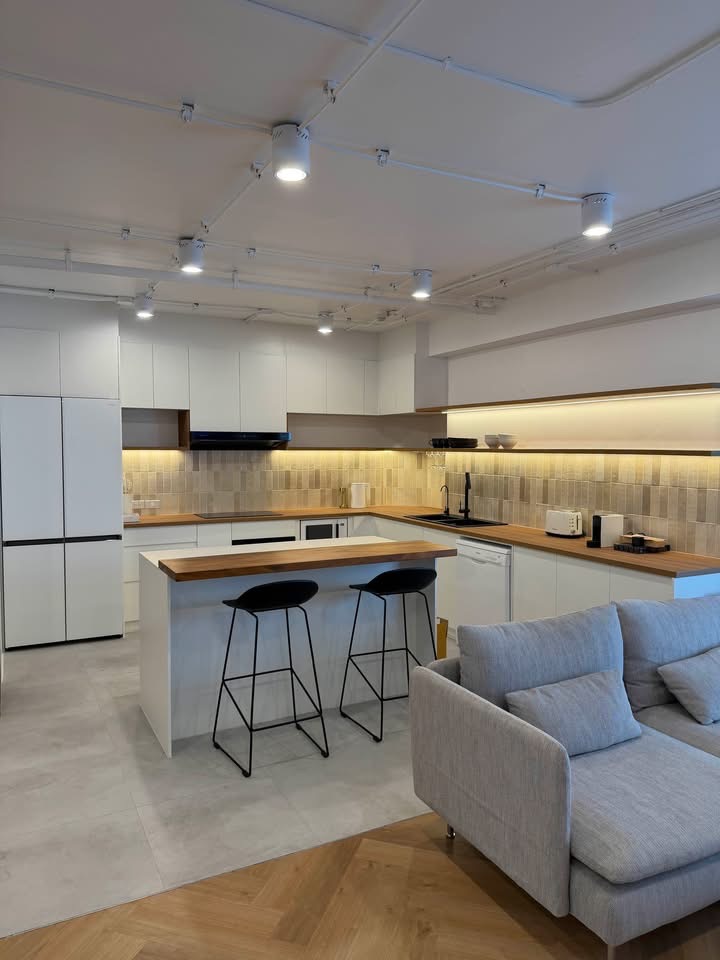 Richmond Palace Condominium