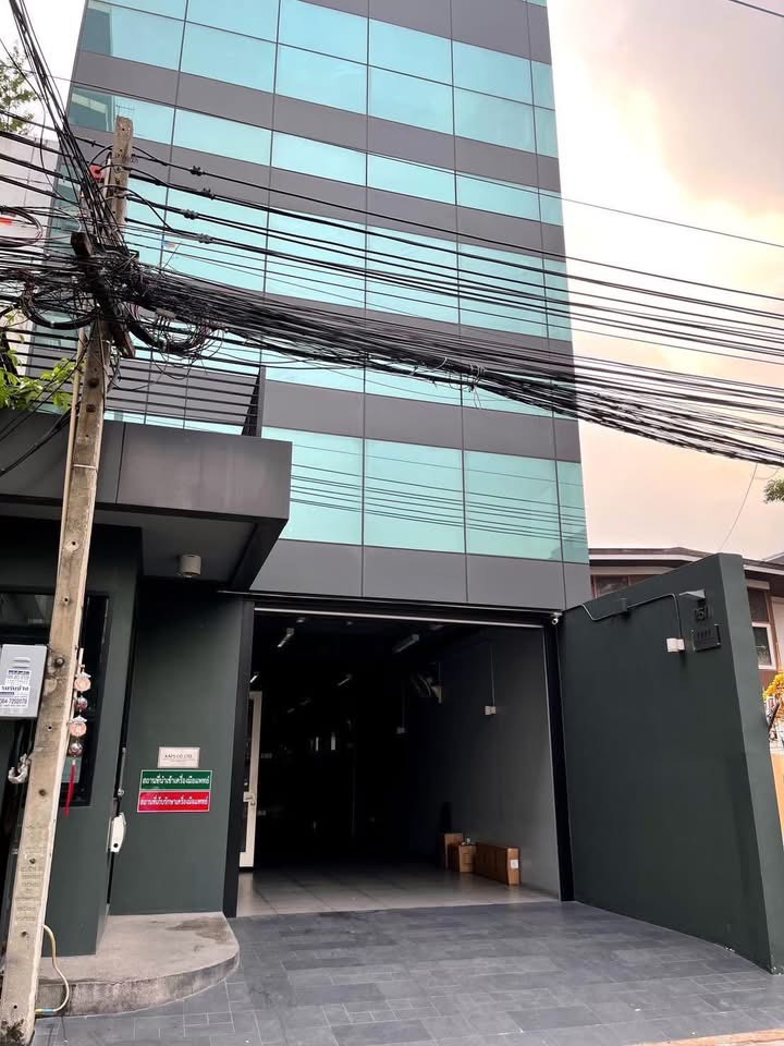 Building Thonglor  23