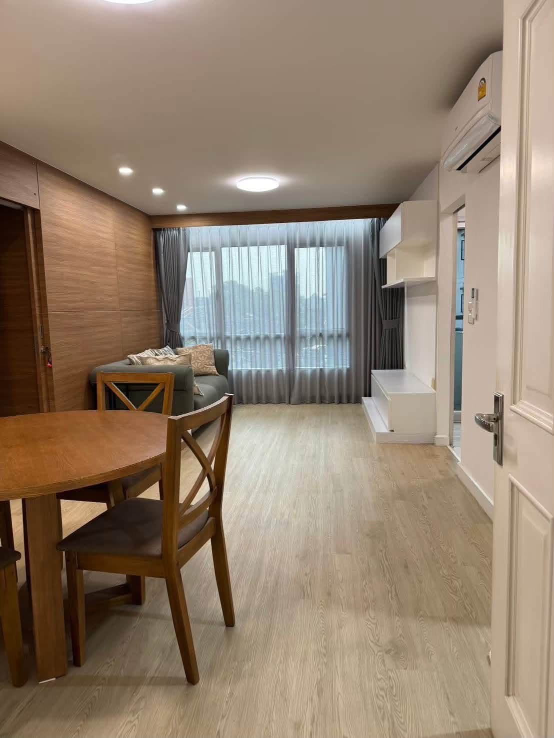One Sukhumvit 52