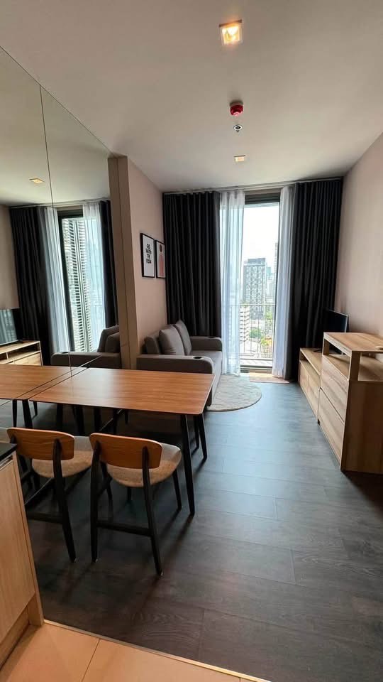 Edge Sukhumvit 23