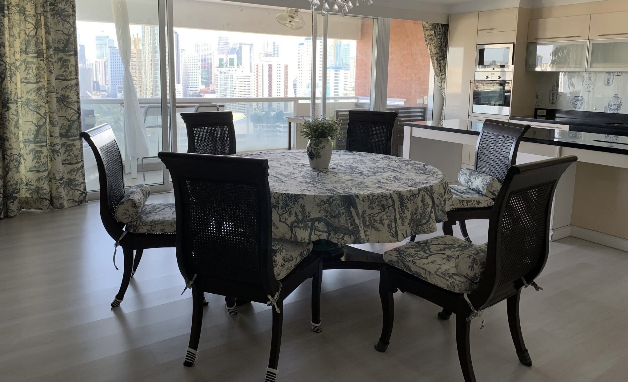 3-Bed Condo for Rent at Kiarti Thanee City Mansion
