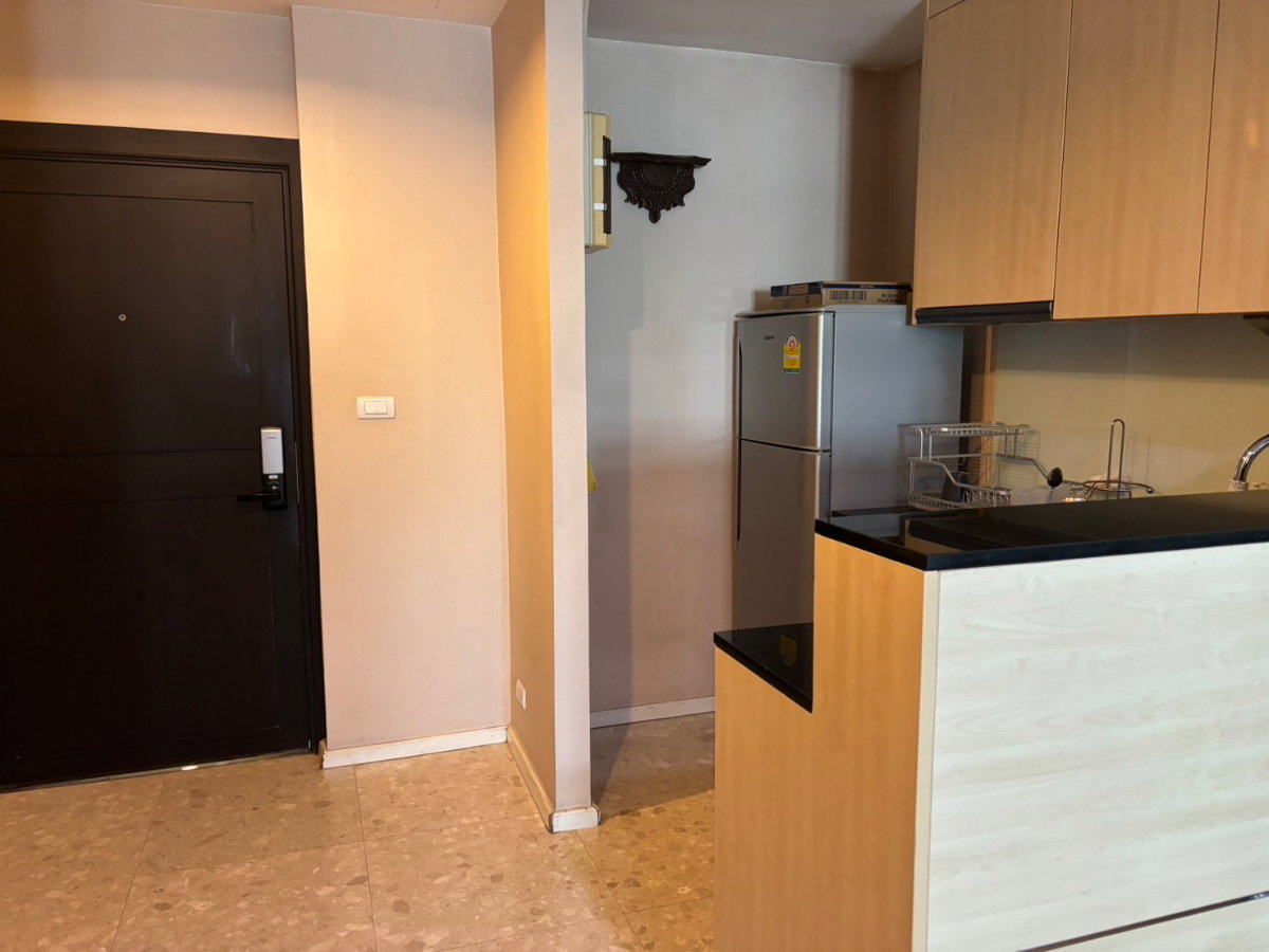 1-Bed Condo for Rent at Sathorn Gardens – photo 8