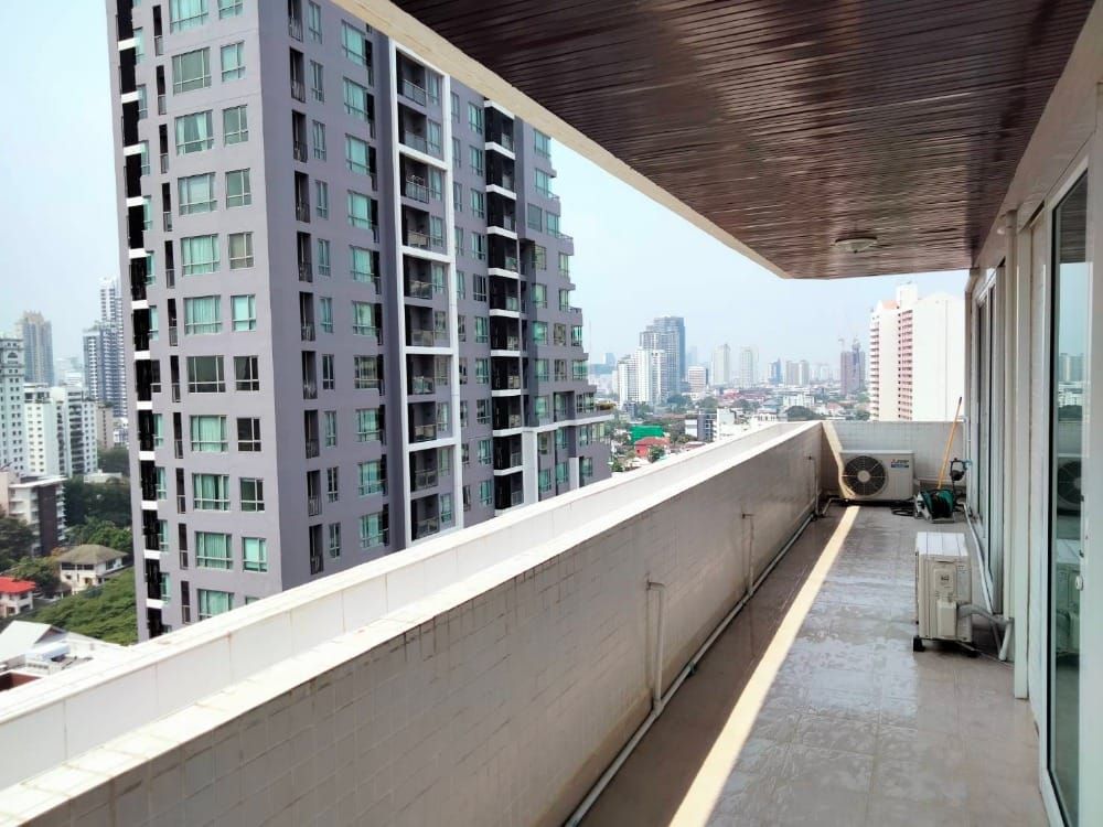 Richmond Palace Condominium