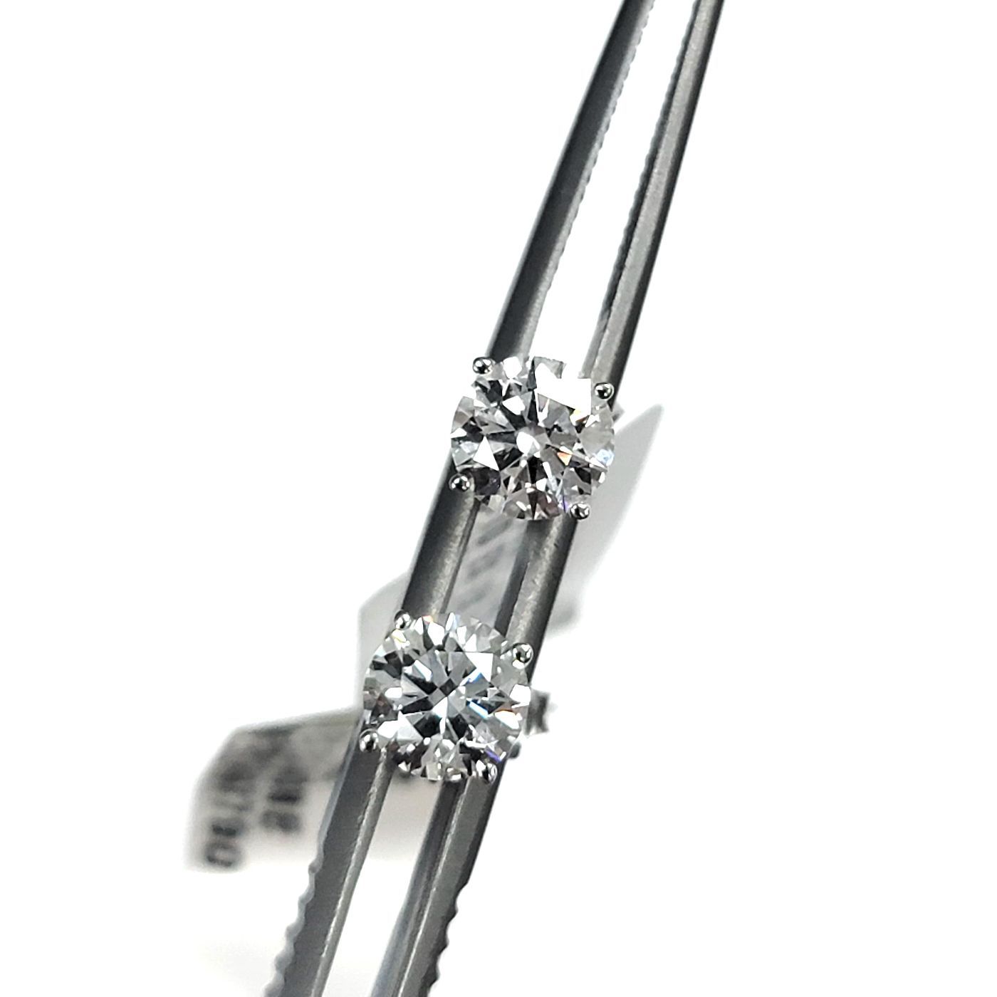 2 Carat Round Diamonds