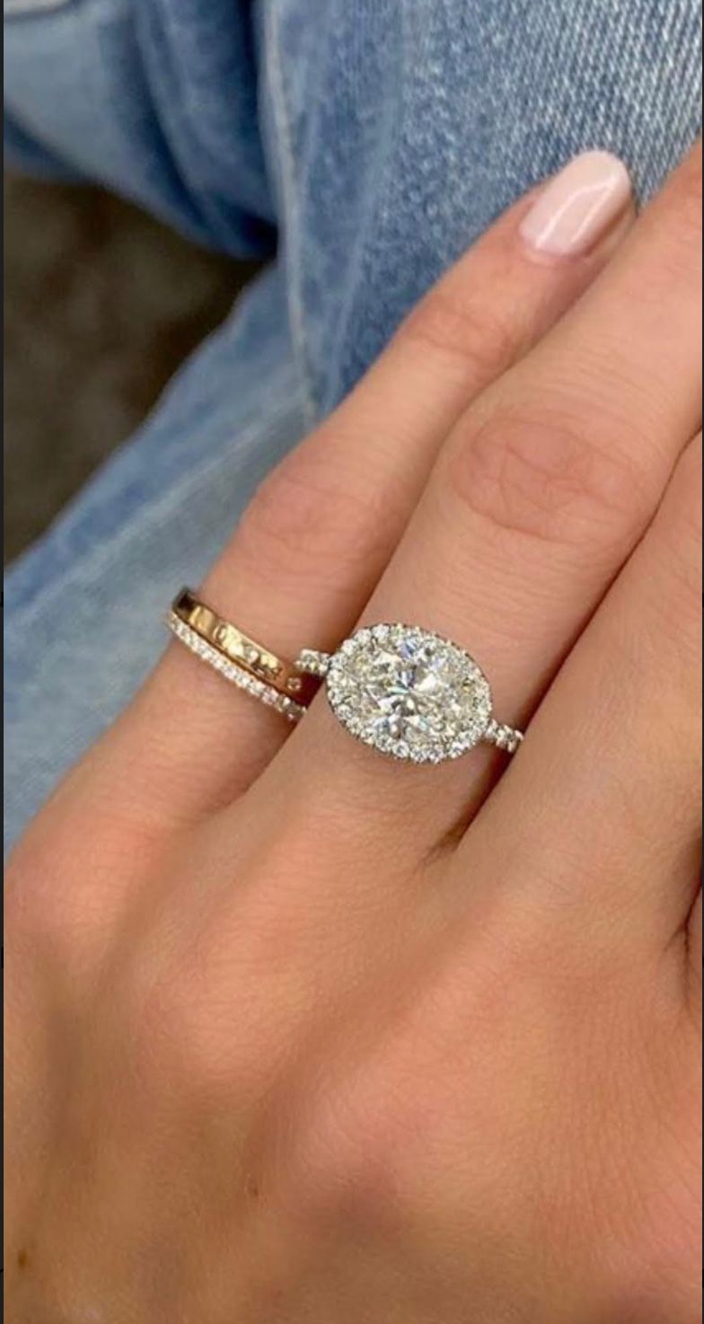 Oval Diamond Engagement Ring Set in Platinum