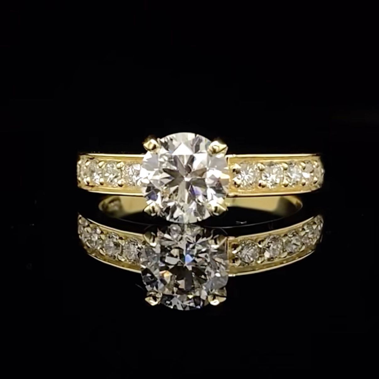 Round Brilliant Neo Engagement Ring
