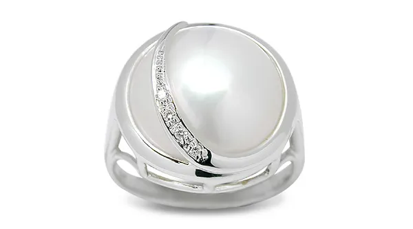 Mabe Pearl Ring set in 14K White Gold