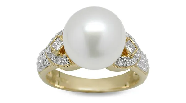 Toci a White South Sea Cultured Pearl Ring