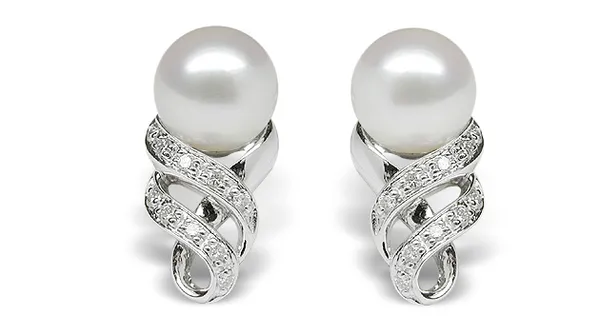 Vivian a Japanese Akoya Cultured Pearl Earring