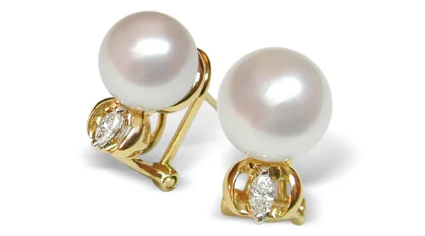 Sarotta a White Australian South Sea Cultured Pearl Earring
