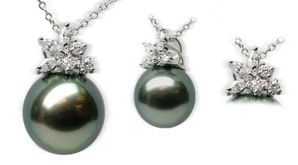 Blossom Black Tahitian South Sea Pearl Pendant