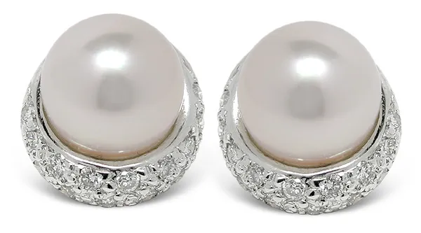 Jojo a Japanese akoya Cultured Pearl Earring