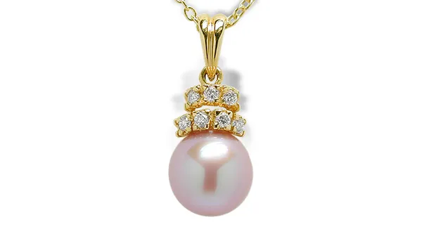 Dutches a Freshwater Pearl Pendant