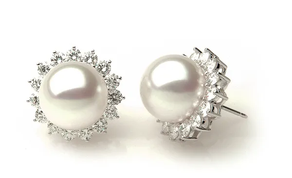 South Sea Pearl with Diamond Surround