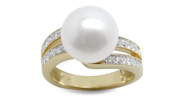 Doda a White South Sea Cultured Pearl Ring
