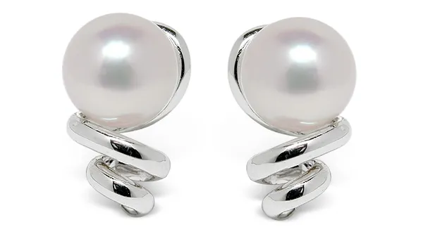 Mirabella a Japanese Akoya Cultured Pearl Earring