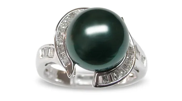 Queenie a Black Tahitian South Sea Cultured Pearl Ring