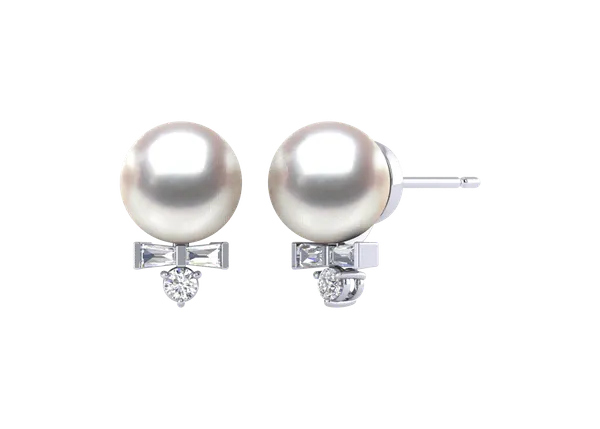 Ella a Japanese Akoya Cultured Pearl Earring