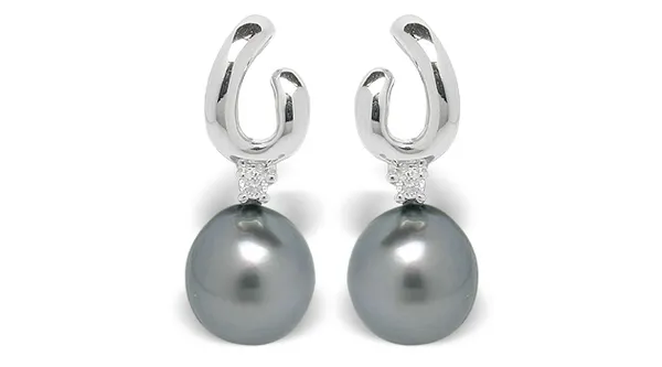Black Pearl Earring Lani Akoya Cultured