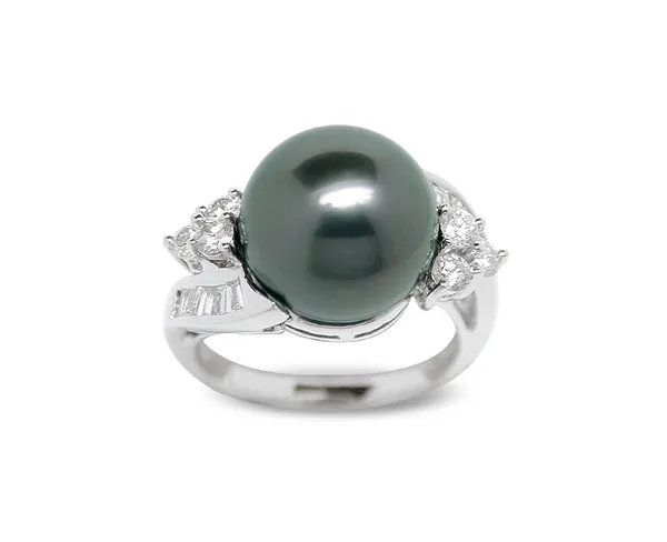 Avernus a Black Tahitian Cultured Pearl Ring