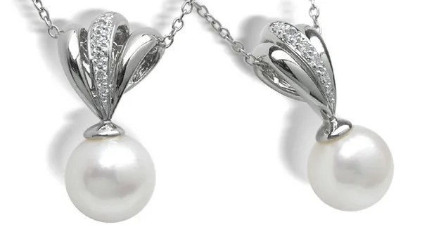 White Saci a Japanese Akoya Cultured Pearl Pendant