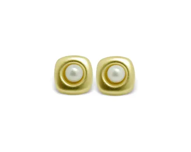 Sweet Pea a Japanese Akoya Cultured Pearl Earring