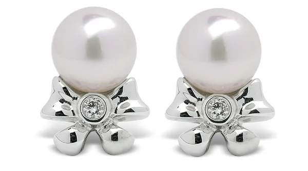 Chloe a Japanese Akoya Cultured Pearl Earring