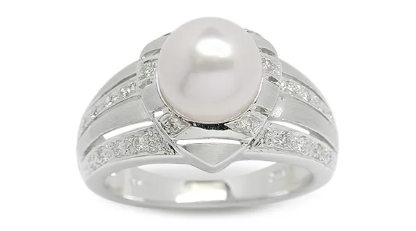 Amore a Japanese Akoya Cultured Pearl Ring