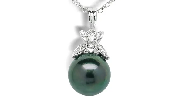 Black Pearl Pendant Evangelina Akoya Cultured