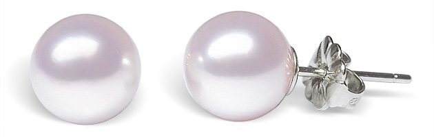 Collection Quality Japanese Akoya Cultured Pearl Earrings