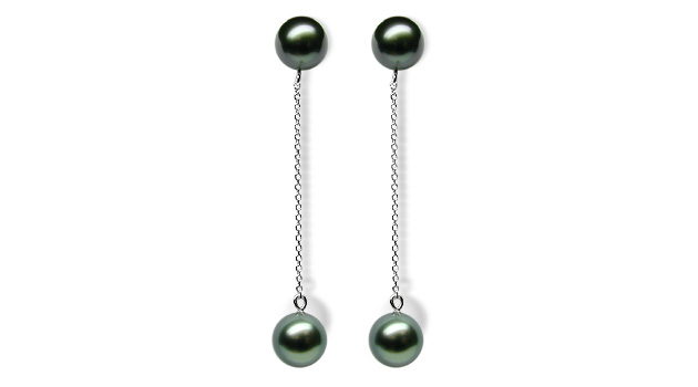 Tarita a Black Tahitian Cultured Pearl Earring